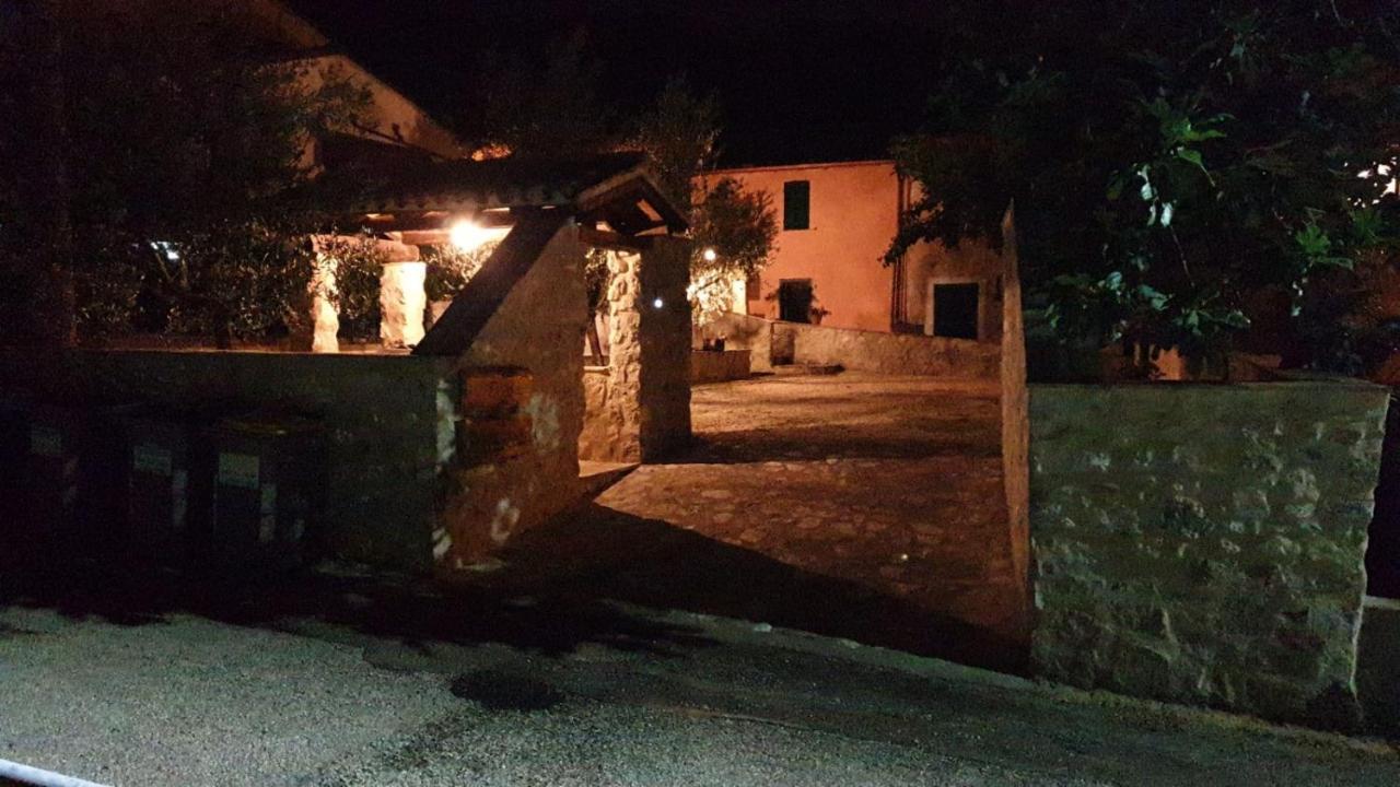 B&B I Martelli Trevi Exteriör bild